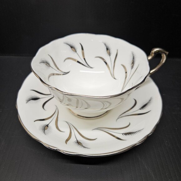 Paragon England Fine Bone China Teacup and Saucer Set Silver Wheat Design MCM - Picture 2 of 6